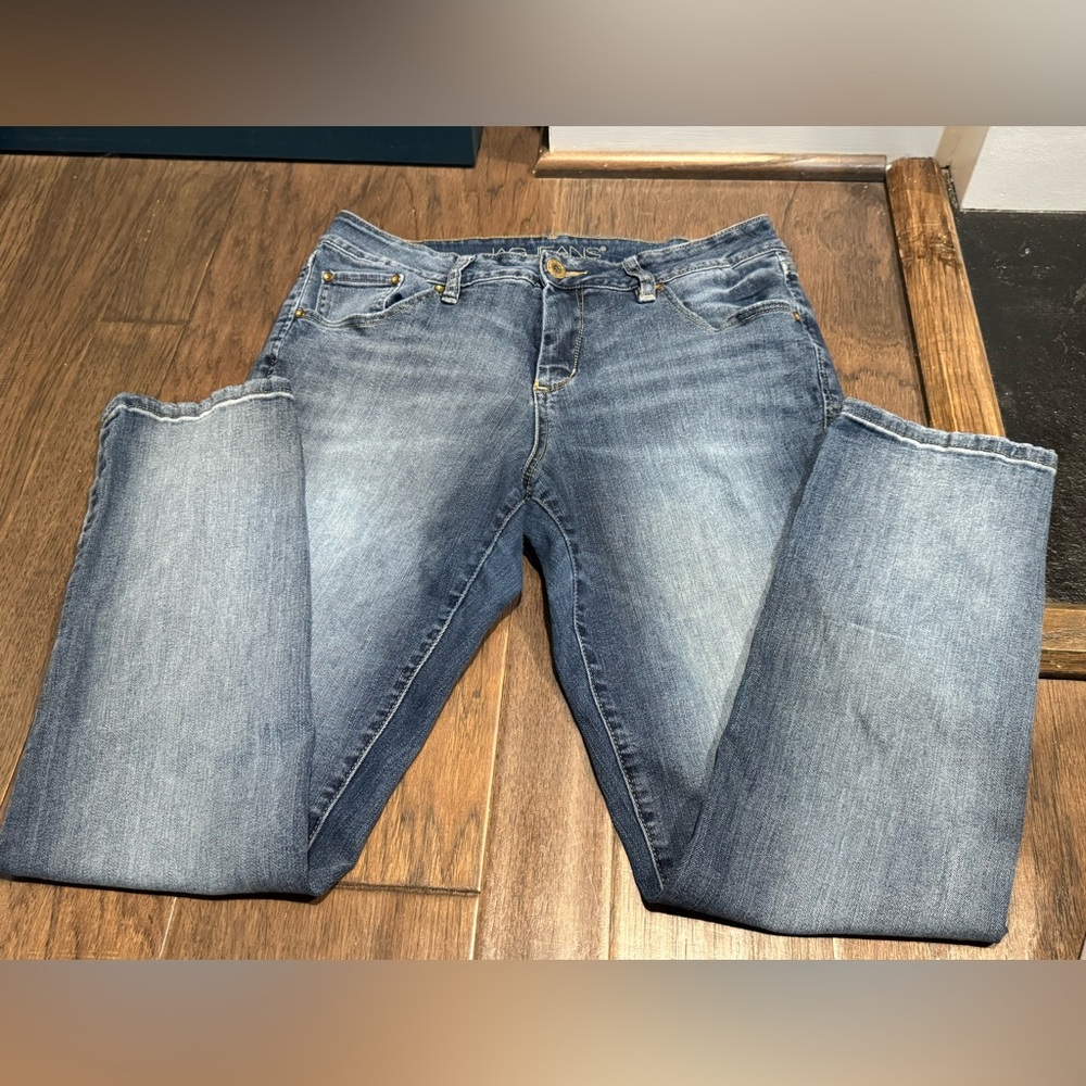 Women’s mid rise sz 14/32 Jag jeans